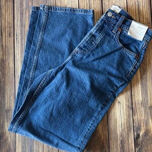NWT Universal Thread High Rise Straight Jean 2